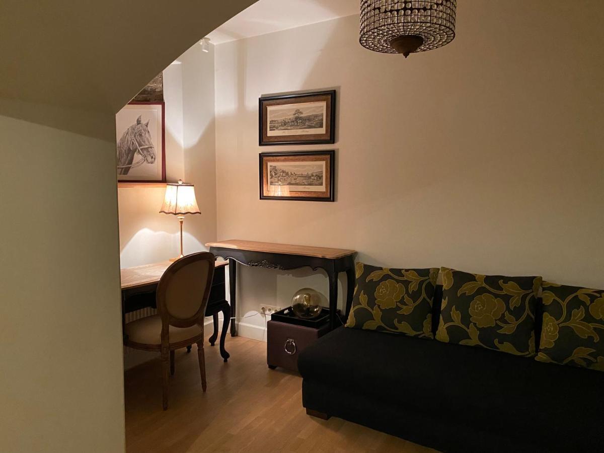 Exclusive Gaono Apartment In The Heart Of Old Town Vilnius Luaran gambar