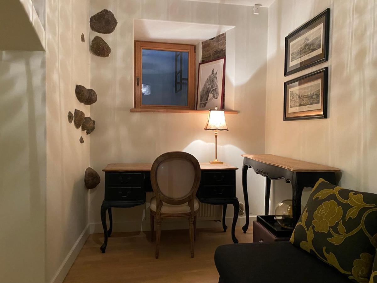 Exclusive Gaono Apartment In The Heart Of Old Town Vilnius Luaran gambar