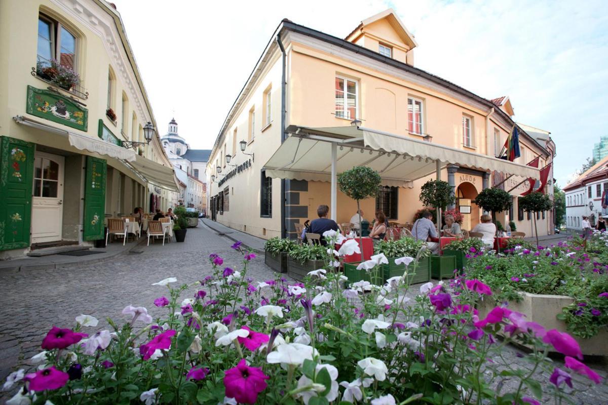 Exclusive Gaono Apartment In The Heart Of Old Town Vilnius Luaran gambar